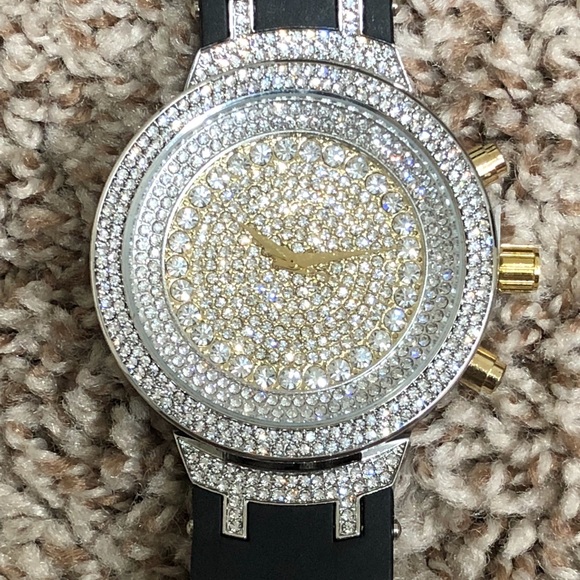 NWOT Diamond Watch with FREE Bracelet - Picture 3 of 8